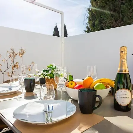Modern 5 Bedroom Villa, Private Pool, Mijas Golf וילה *