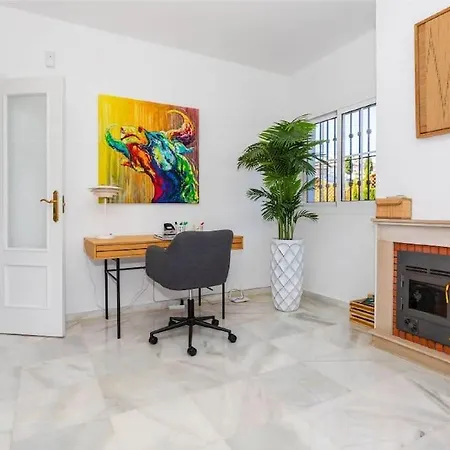 Modern 5 Bedroom Villa, Private Pool, Mijas Golf וילה