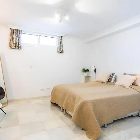 Modern 5 Bedroom Villa, Private Pool, Mijas Golf וילה *